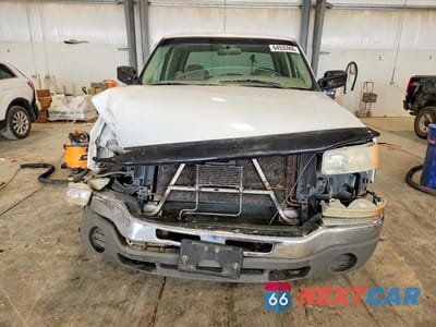 Piąte zdjęcie samochodu w środku: 2005 GMC SIERRA K2500 HEAVY DUTY VIN:1GTHK23U05F847676 - miniatura
