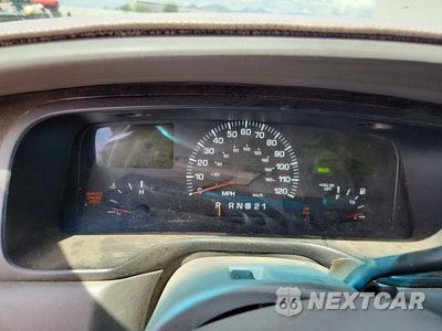 Zdjęcie 9 z 12 samochodu: 2001 LINCOLN TOWN CAR SIGNATURE VIN:1LNHM82W01Y629795 - miniatura