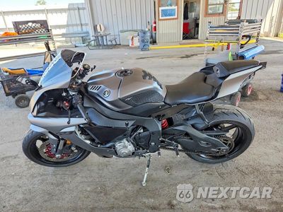 Trzecie zdjęcie samochodu z tyłu: 2016 YAMAHA YZFR1S VIN:JYARN42E3GA000597 - miniatura