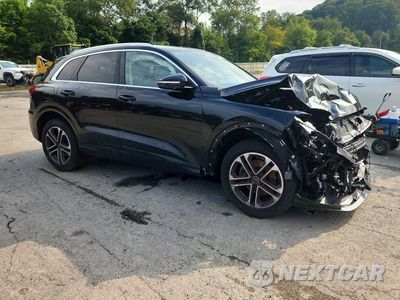 Czwarte zdjęcie samochodu z boku: 2025 AUDI Q5 PREMIUM VIN:WA11AAGU8S2096204 - miniatura