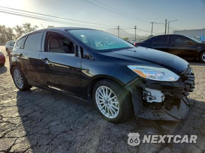Czwarte zdjęcie samochodu z boku: 2014 FORD FOCUS BEV VIN:1FADP3R44EL260059 - miniatura