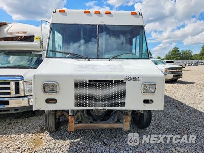 Piąte zdjęcie samochodu w środku: 2000 FREIGHTLINER MT45 CHASSIS DELIVERY TRUCK VIN:4UZA4FA44YCF32521 - miniatura