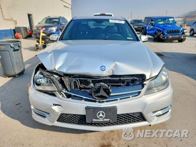 Piąte zdjęcie samochodu w środku: 2014 MERCEDES-BENZ C 250 VIN:WDDGF4HB7EA935291 - miniatura
