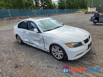 Czwarte zdjęcie samochodu z boku: 2006 BMW 325 I AUTOMATIC VIN:WBAVB17516NK30971 - miniatura