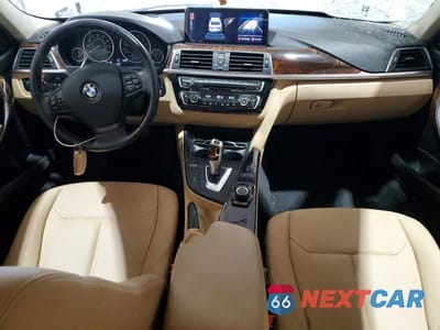 Zdjęcie 8 z 12 samochodu: 2017 BMW 320 XI VIN:WBA8E5G35HNU45556 - miniatura