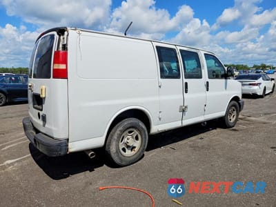 Trzecie zdjęcie samochodu z tyłu: 2007 CHEVROLET EXPRESS G1500 VIN:1GCFG15X971102998 - miniatura