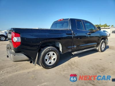 Trzecie zdjęcie samochodu z tyłu: 2018 TOYOTA TUNDRA SR VIN:5TFRM5F12JX129729 - miniatura