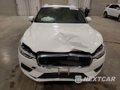 Piąte zdjęcie samochodu w środku: 2020 VOLVO XC60 T5 MOMENTUM VIN:YV4102RK5L1584282 - miniatura
