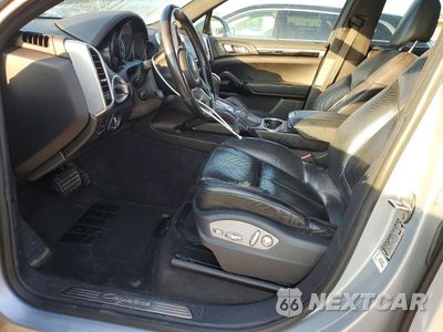 Zdjęcie 7 z 13 samochodu: 2016 PORSCHE CAYENNE VIN:WP1AA2A2XGKA14109 - miniatura
