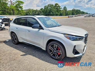 Czwarte zdjęcie samochodu z boku: 2024 BMW X1 M35I VIN:WBX13EF09R5Y41818 - miniatura