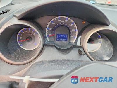 Zdjęcie 9 z 12 samochodu: 2010 HONDA FIT VIN:JHMGE8H22AS000137 - miniatura