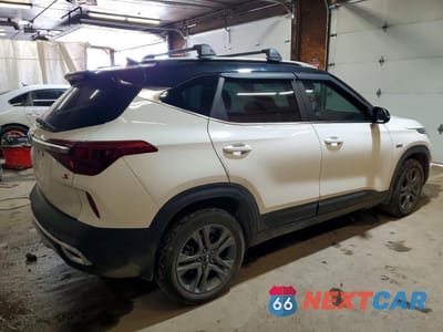 Trzecie zdjęcie samochodu z tyłu: 2021 KIA SELTOS S VIN:KNDEUCAA4M7177280 - miniatura