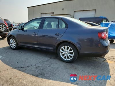 Drugie zdjęcie samochodu z przodu: 2010 VOLKSWAGEN JETTA SE VIN:3VWRZ7AJ2AM138874 - miniatura