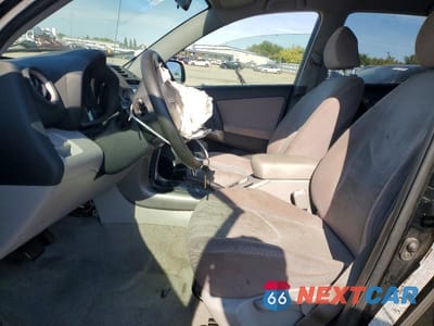 Zdjęcie 7 z 13 samochodu: 2006 TOYOTA RAV4 BASE VIN:JTMBD33V666021415 - miniatura