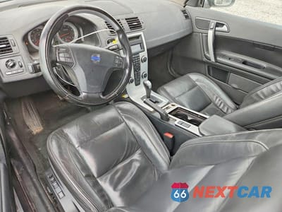 Zdjęcie 8 z 12 samochodu: 2011 VOLVO C70 T5 VIN:YV1672MC2BJ118323 - miniatura