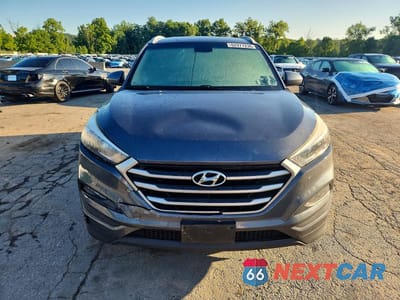 Piąte zdjęcie samochodu w środku: 2017 HYUNDAI TUCSON SE VIN:KM8J3CA48HU565028 - miniatura