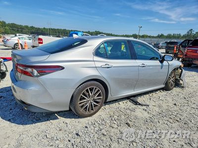 Trzecie zdjęcie samochodu z tyłu: 2021 TOYOTA CAMRY XLE VIN:4T1F11AK4MU421257 - miniatura