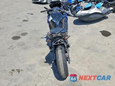 Czwarte zdjęcie samochodu z boku: 2019 KAWASAKI EX650 F VIN:JKAEXEK19KDA29400 - miniatura