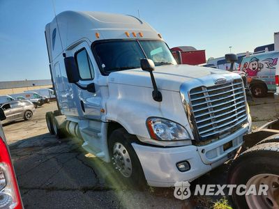 Czwarte zdjęcie samochodu z boku: 2012 FREIGHTLINER CASCADIA SEMI TRUCK VIN:1FUJGLBG7CLBR7775 - miniatura