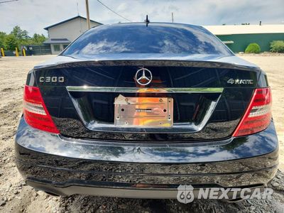 Zdjęcie 6 z 12 samochodu: 2014 MERCEDES-BENZ C 300 4MATIC VIN:WDDGF8AB7ER308299 - miniatura