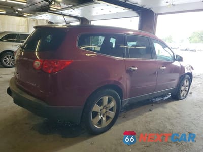 Trzecie zdjęcie samochodu z tyłu: 2011 CHEVROLET TRAVERSE LT VIN:1GNKVGED5BJ110478 - miniatura