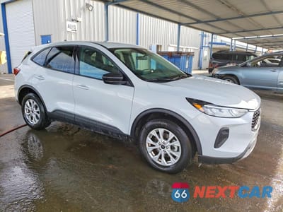 Czwarte zdjęcie samochodu z boku: 2025 FORD ESCAPE ACTIVE VIN:1FMCU9GN3SUA71806 - miniatura