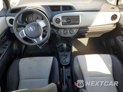Zdjęcie 8 z 12 samochodu: 2014 TOYOTA YARIS 5-DOOR LE VIN:JTDKTUD39ED593661 - miniatura