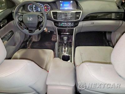 Zdjęcie 8 z 12 samochodu: 2017 HONDA ACCORD LX VIN:1HGCR2F37HA182853 - miniatura
