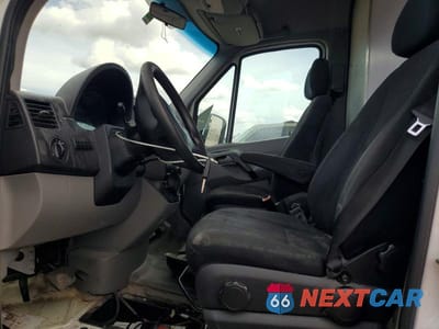 Zdjęcie 7 z 12 samochodu: 2017 MERCEDES-BENZ SPRINTER 2500 DELIVERY VAN VIN:WD3PE7CD0HP524141 - miniatura