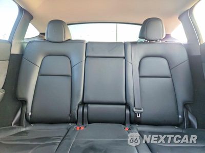 Zdjęcie 10 z 14 samochodu: 2025 TESLA MODEL Y VIN:7SAYGDEE3SA359955 - miniatura