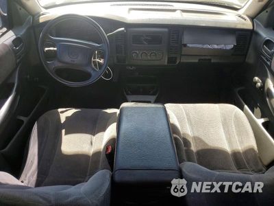 Zdjęcie 8 z 12 samochodu: 2003 DODGE DAKOTA QUAD SPORT VIN:1D7HL38X23S137338 - miniatura