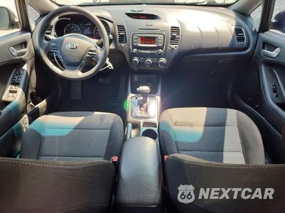 Zdjęcie 8 z 12 samochodu: 2018 KIA FORTE LX VIN:3KPFK4A73JE175357 - miniatura
