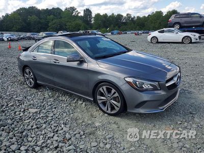 Czwarte zdjęcie samochodu z boku: 2019 MERCEDES-BENZ CLA 250 VIN:WDDSJ4EB4KN714720 - miniatura