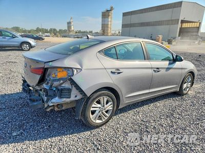 Trzecie zdjęcie samochodu z tyłu: 2020 HYUNDAI ELANTRA SEL VIN:KMHD84LF2LU915779 - miniatura
