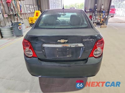 Zdjęcie 6 z 12 samochodu: 2014 CHEVROLET SONIC LT VIN:1G1JC5SB3E4139250 - miniatura
