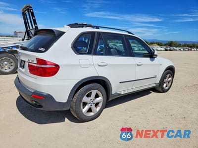 Trzecie zdjęcie samochodu z tyłu: 2010 BMW X5 XDRIVE35D VIN:5UXFF0C5XALT84349 - miniatura