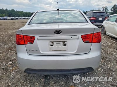 Zdjęcie 6 z 12 samochodu: 2012 KIA FORTE LX VIN:KNAFT4A2XC5511406 - miniatura