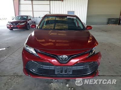 Piąte zdjęcie samochodu w środku: 2019 TOYOTA CAMRY LE VIN:4T1B11HK0KU757148 - miniatura