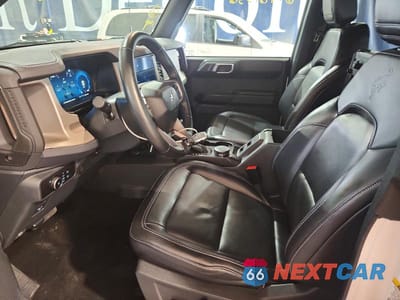 Zdjęcie 7 z 14 samochodu: 2025 FORD BRONCO OUTER BANKS VIN:1FMDE8BHXSLA64676 - miniatura