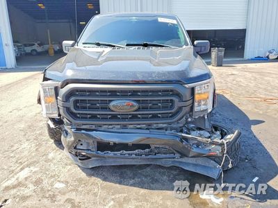Piąte zdjęcie samochodu w środku: 2023 FORD F150 SUPERCREW VIN:1FTFW1E50PFC94655 - miniatura