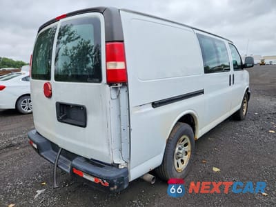 Trzecie zdjęcie samochodu z tyłu: 2013 CHEVROLET EXPRESS G1500 VIN:1GCSGAFXXD1162555 - miniatura