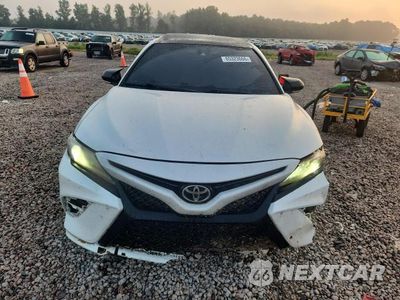 Piąte zdjęcie samochodu w środku: 2019 TOYOTA CAMRY XSE VIN:4T1B61HK5KU702504 - miniatura