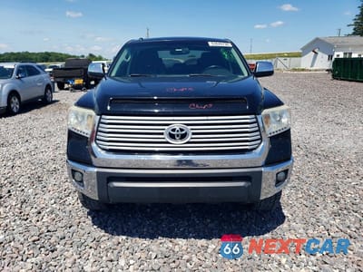 Piąte zdjęcie samochodu w środku: 2015 TOYOTA TUNDRA CREWMAX LIMITED VIN:5TFFY5F13FX184415 - miniatura
