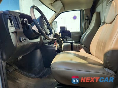 Zdjęcie 7 z 12 samochodu: 2008 CHEVROLET EXPRESS G3500 VIN:1GBJG31K381106082 - miniatura