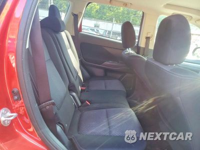Zdjęcie 10 z 12 samochodu: 2017 MITSUBISHI OUTLANDER MAX 650 VIN:JA4AZ3A33HZ065608 - miniatura