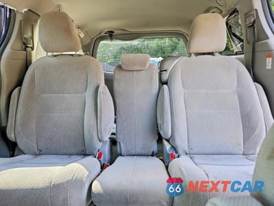 Zdjęcie 10 z 13 samochodu: 2017 TOYOTA SIENNA LE VIN:5TDKZ3DC8HS885108 - miniatura