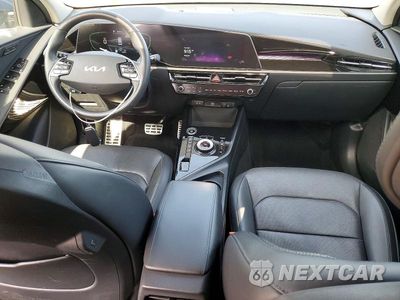 Zdjęcie 8 z 13 samochodu: 2023 KIA NIRO SX TOURING VIN:KNDCR3LFXP5074270 - miniatura