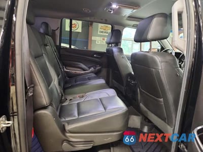 Zdjęcie 11 z 13 samochodu: 2019 CHEVROLET SUBURBAN K1500 LT VIN:1GNSKHKC4KR150174 - miniatura