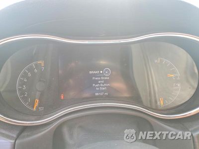 Zdjęcie 9 z 12 samochodu: 2020 JEEP GRAND CHEROKEE LAREDO VIN:1C4RJFAG0LC335152 - miniatura