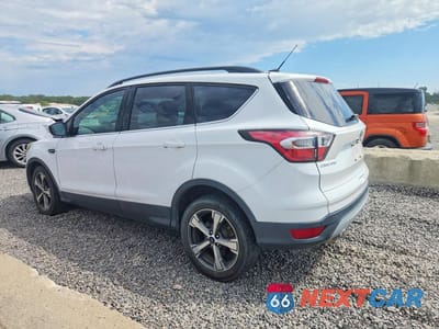 Drugie zdjęcie samochodu z przodu: 2017 FORD ESCAPE SE VIN:1FMCU0GD2HUB20540 - miniatura